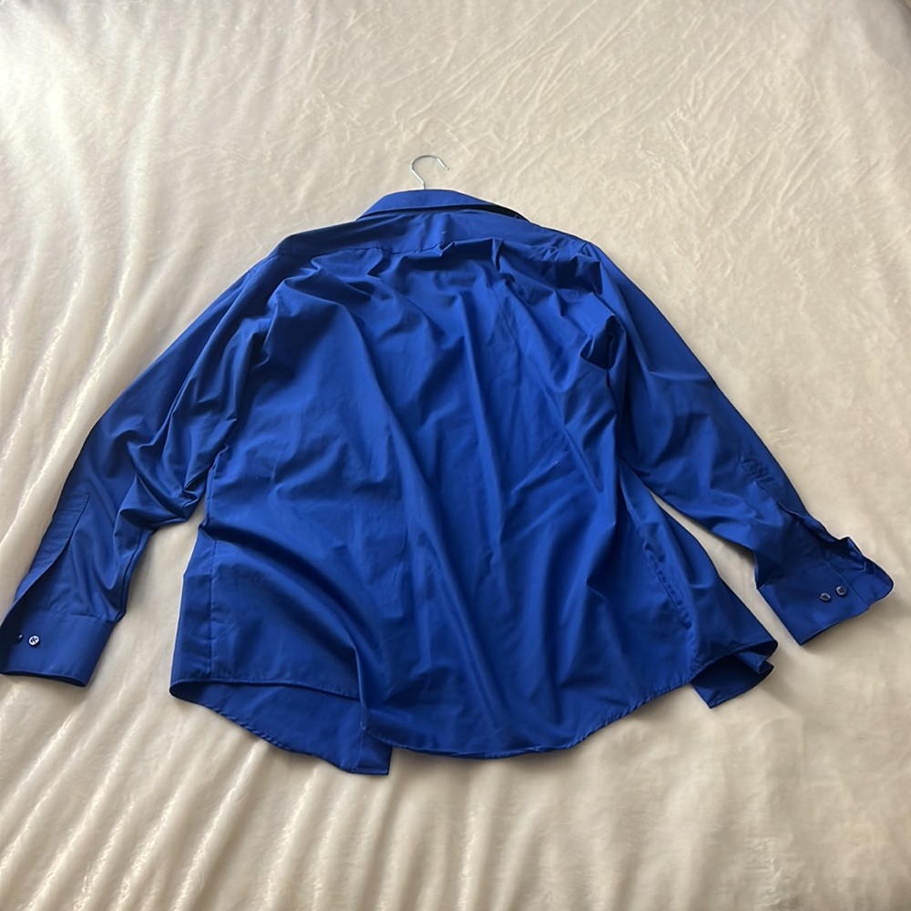 Button up - Picture 3 of 4